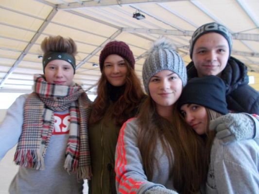  Grafika #1: Wyjazd na lodowisko w Łebie