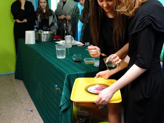 Grafika #3: Andrzejkowe wróżby