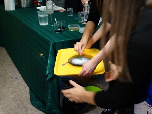 Grafika #5: Andrzejkowe wróżby