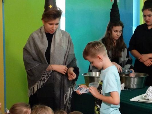 Grafika #17: Andrzejkowe wróżby