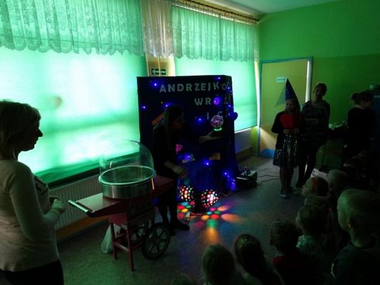 Grafika #21: Andrzejkowe wróżby