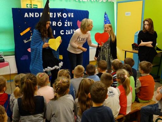 Grafika #27: Andrzejkowe wróżby