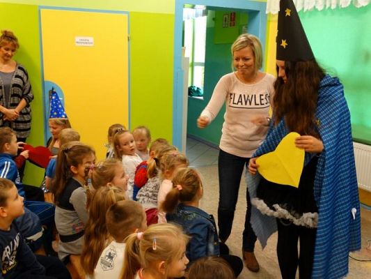 Grafika #32: Andrzejkowe wróżby