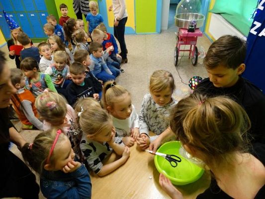 Grafika #33: Andrzejkowe wróżby