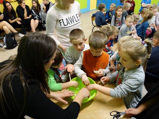 Grafika #36: Andrzejkowe wróżby