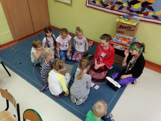 Grafika #40: Andrzejkowe wróżby