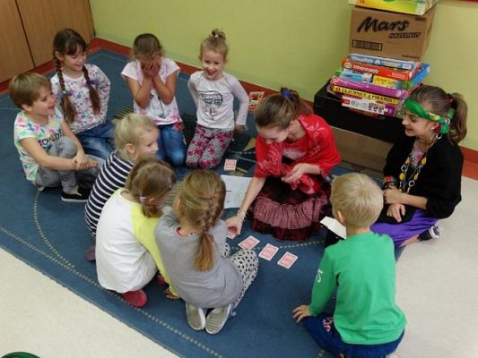 Grafika #41: Andrzejkowe wróżby