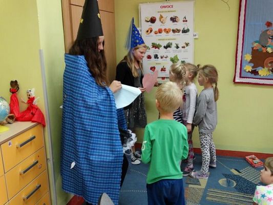 Grafika #42: Andrzejkowe wróżby