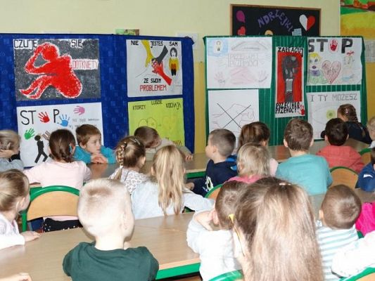  Grafika #1: Prelekcja na temat agresji