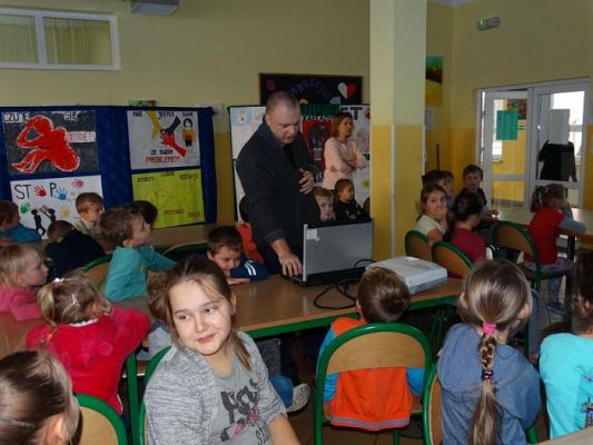  Grafika #3: Prelekcja na temat agresji