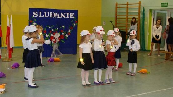 Grafika #17: Pasowanie na ucznia klasy I SP