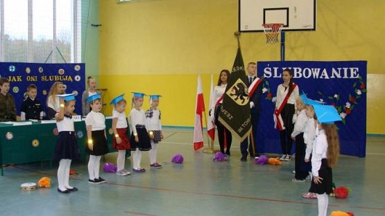 Grafika #25: Pasowanie na ucznia klasy I SP