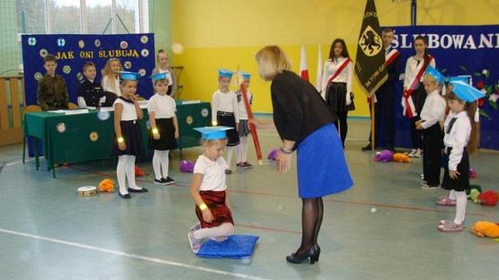 Grafika #32: Pasowanie na ucznia klasy I SP