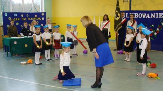 Grafika #37: Pasowanie na ucznia klasy I SP