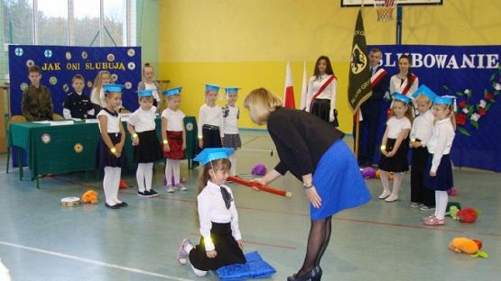 Grafika #38: Pasowanie na ucznia klasy I SP