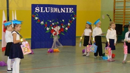 Grafika #43: Pasowanie na ucznia klasy I SP