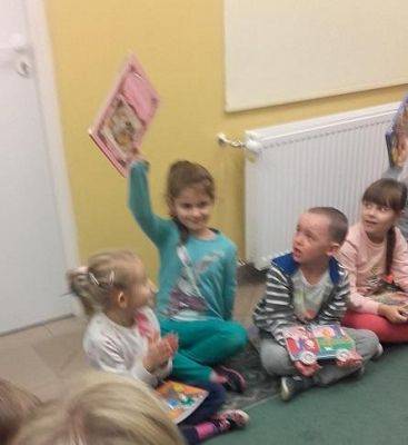  Grafika #9: Zaczytane piątki