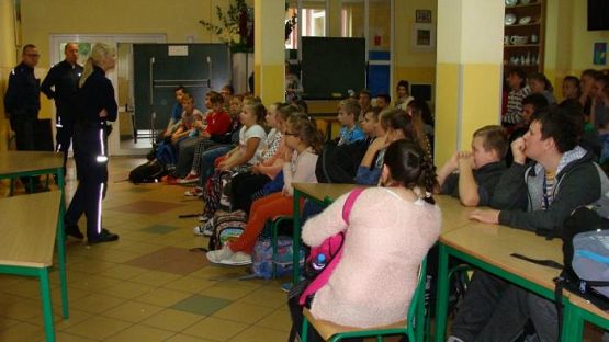  Grafika #1: Spotkanie z policjantami