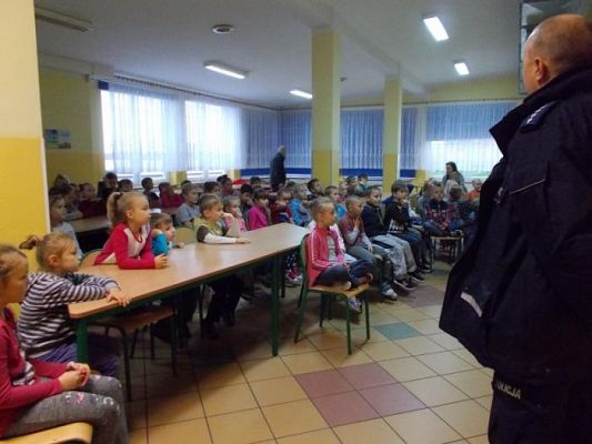  Grafika #4: Spotkanie z policjantami