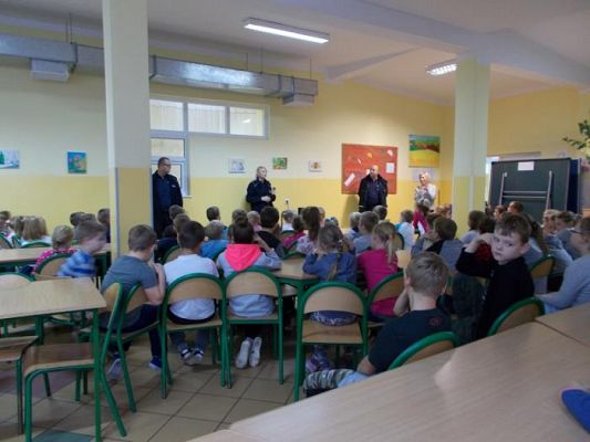  Grafika #6: Spotkanie z policjantami