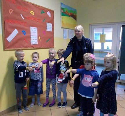  Grafika #10: Spotkanie z policjantami