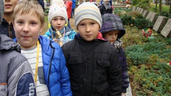  Grafika #4: Pamiętamy o ofiarach II wojny światowej