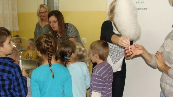  Grafika #10: Jak powstaje wata cukrowa?