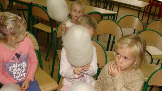  Grafika #12: Jak powstaje wata cukrowa?