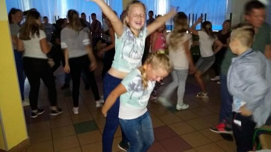  Grafika #5: Szkolna dyskoteka