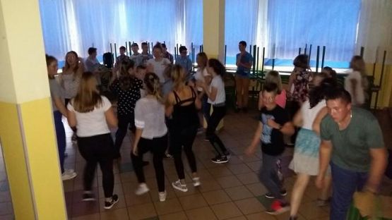  Grafika #6: Szkolna dyskoteka