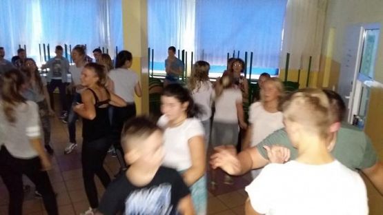  Grafika #7: Szkolna dyskoteka