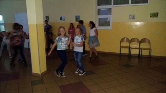  Grafika #9: Szkolna dyskoteka