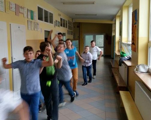  Grafika #13: Szkolna dyskoteka