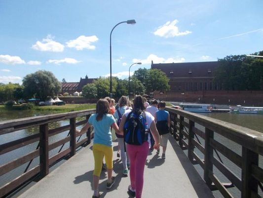  Grafika #2: Uczniowie klasy IV i V w Malborku