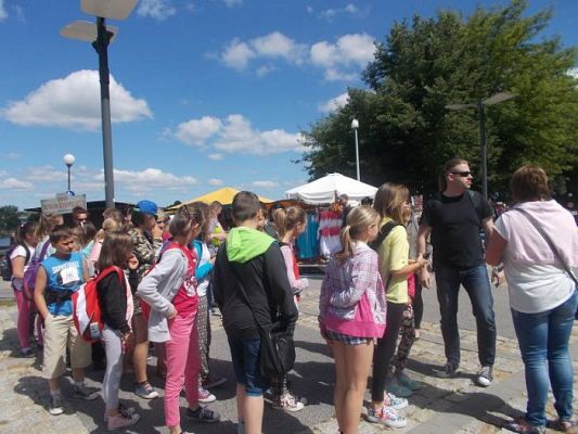  Grafika #4: Uczniowie klasy IV i V w Malborku