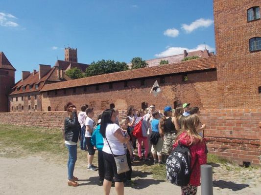  Grafika #21: Uczniowie klasy IV i V w Malborku