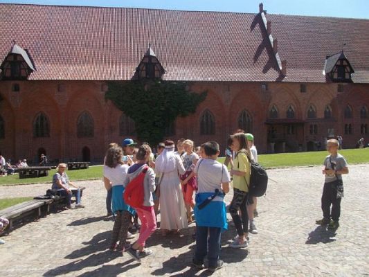  Grafika #23: Uczniowie klasy IV i V w Malborku