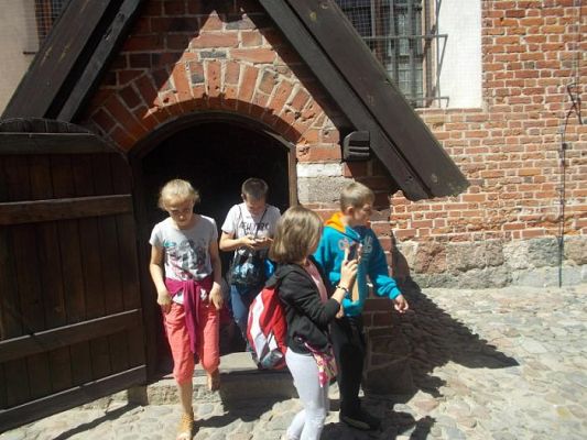  Grafika #25: Uczniowie klasy IV i V w Malborku