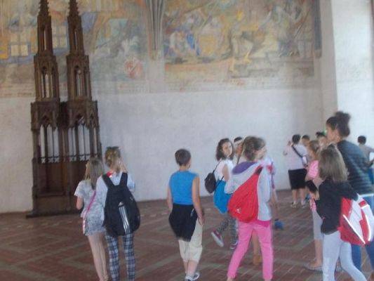  Grafika #26: Uczniowie klasy IV i V w Malborku