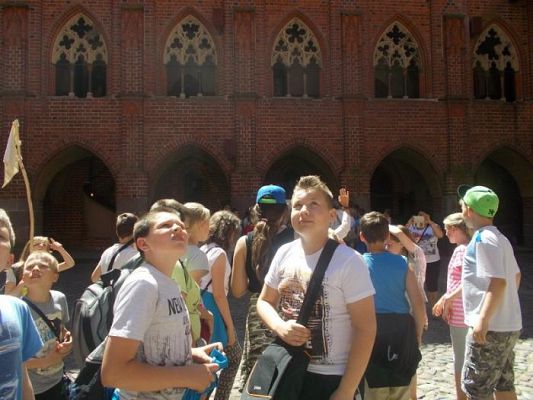  Grafika #41: Uczniowie klasy IV i V w Malborku