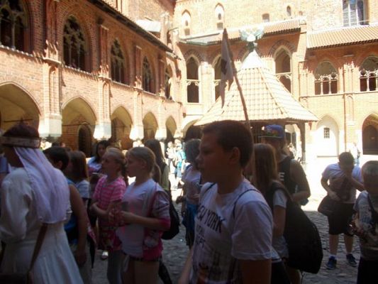  Grafika #43: Uczniowie klasy IV i V w Malborku