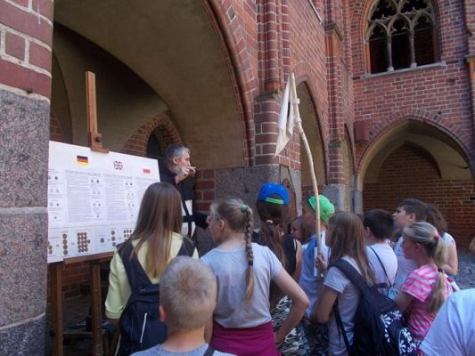  Grafika #45: Uczniowie klasy IV i V w Malborku