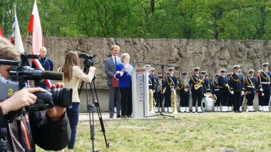  Grafika #3: Uroczystości w Sztutowie