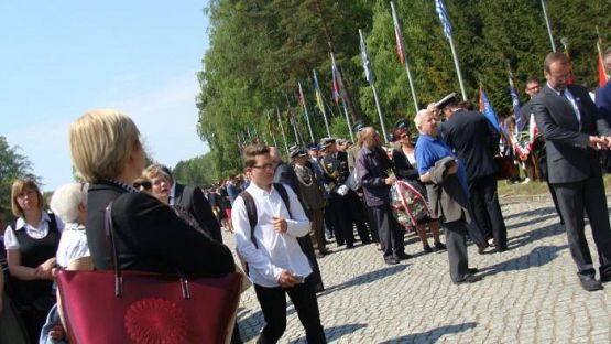 Grafika #10: Uroczystości w Sztutowie
