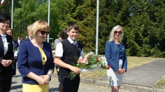  Grafika #11: Uroczystości w Sztutowie