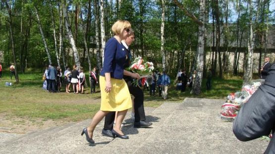  Grafika #17: Uroczystości w Sztutowie