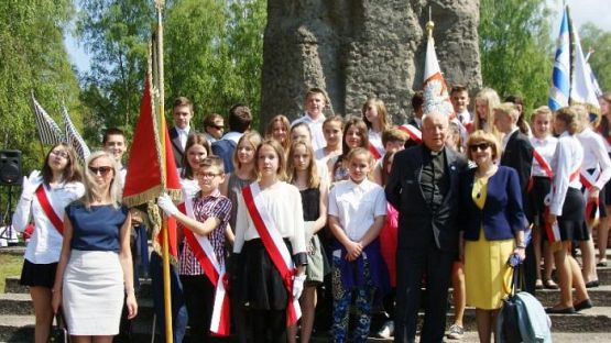  Grafika #19: Uroczystości w Sztutowie