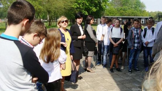  Grafika #22: Uroczystości w Sztutowie