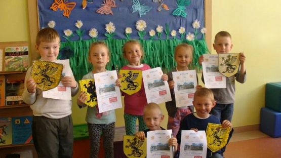  Grafika #1: Rozstrzygnięcie Szkolnego Konkursu Plastycznego - Patron w oczach dziecka