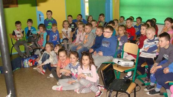  Grafika #2: Internetowy Teatr TVP